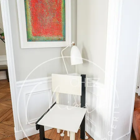 Elegant 11eme Fully Air Conditioning *