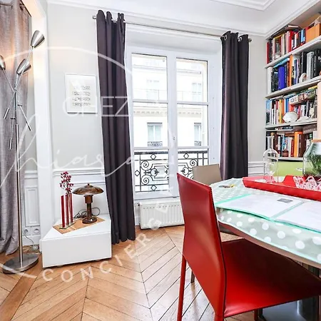 Elegant 11eme Fully Air Conditioning *